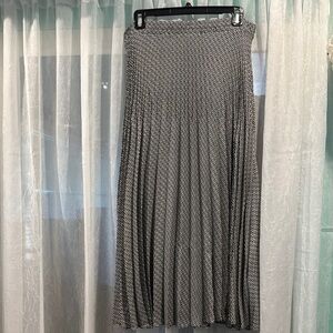 Max Studio Black and White Midi A-Line Skirt